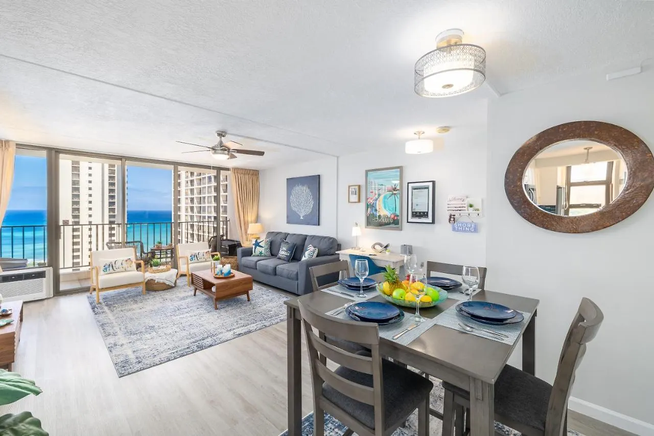 Waikiki Upscale 1 Bedroom - Ocean Views - Parking Honolulu Apartment