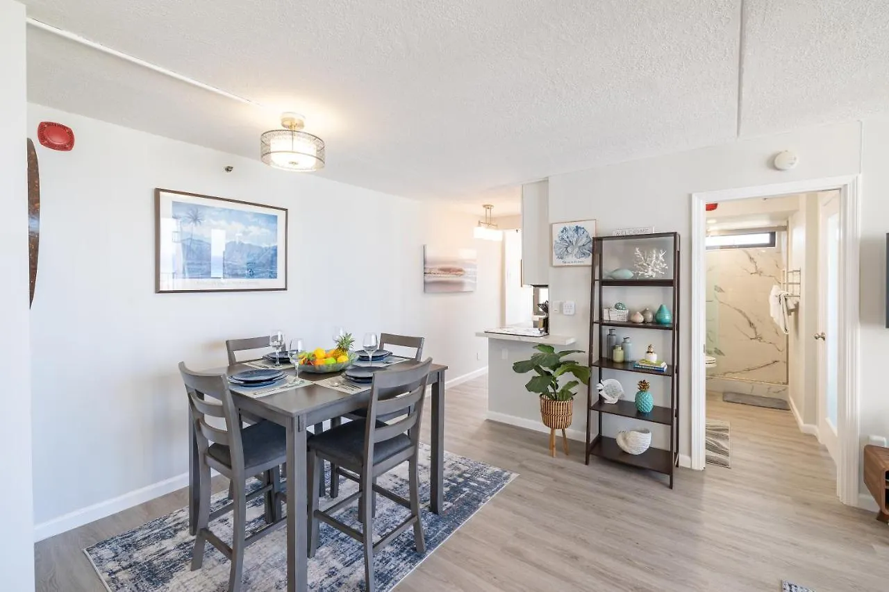 Waikiki Upscale 1 Bedroom - Ocean Views - Parking Honolulu
